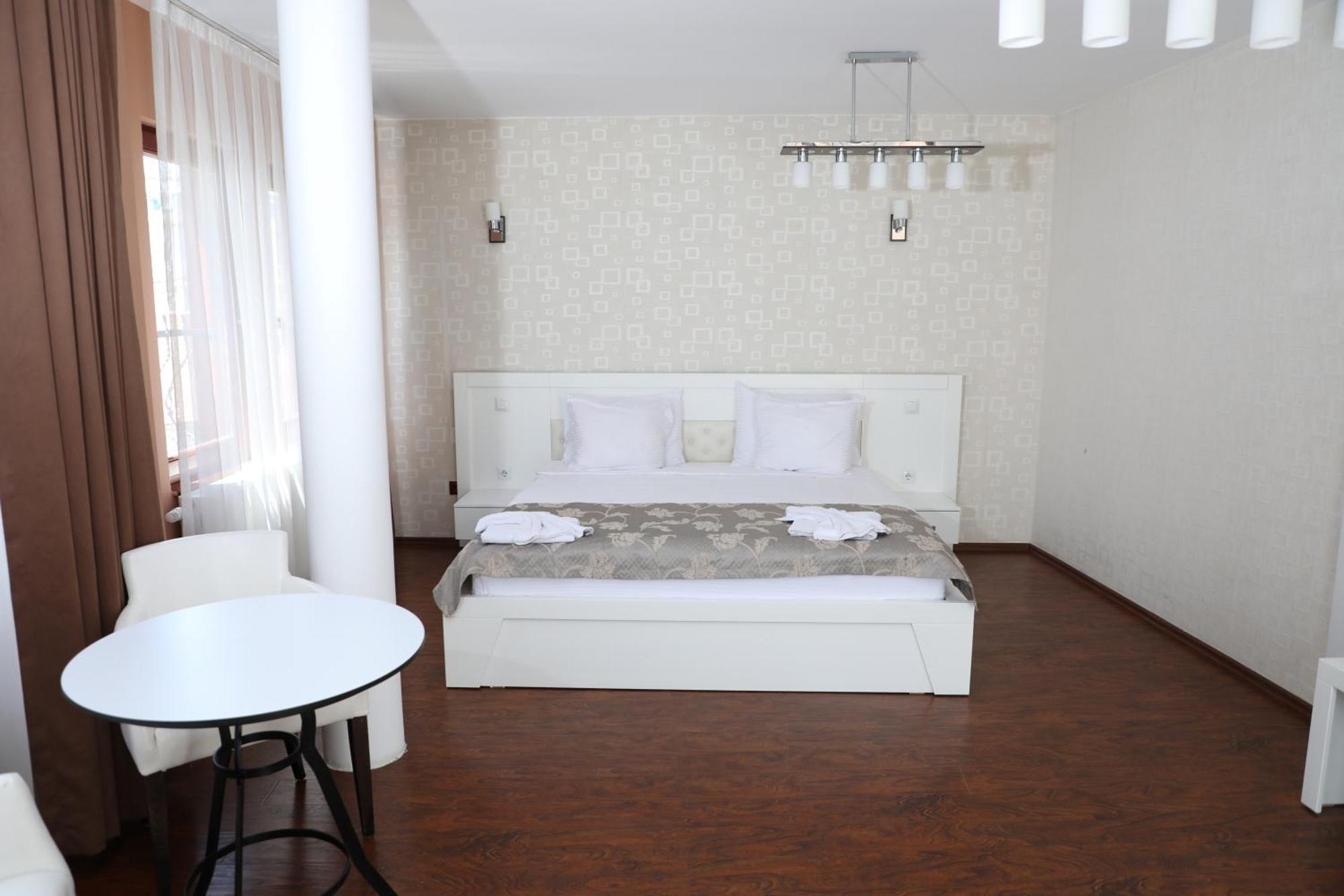 פריזרן Bruti Hotel מראה חיצוני תמונה