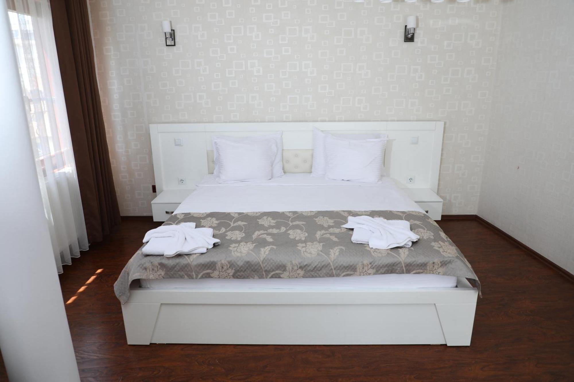 פריזרן Bruti Hotel מראה חיצוני תמונה
