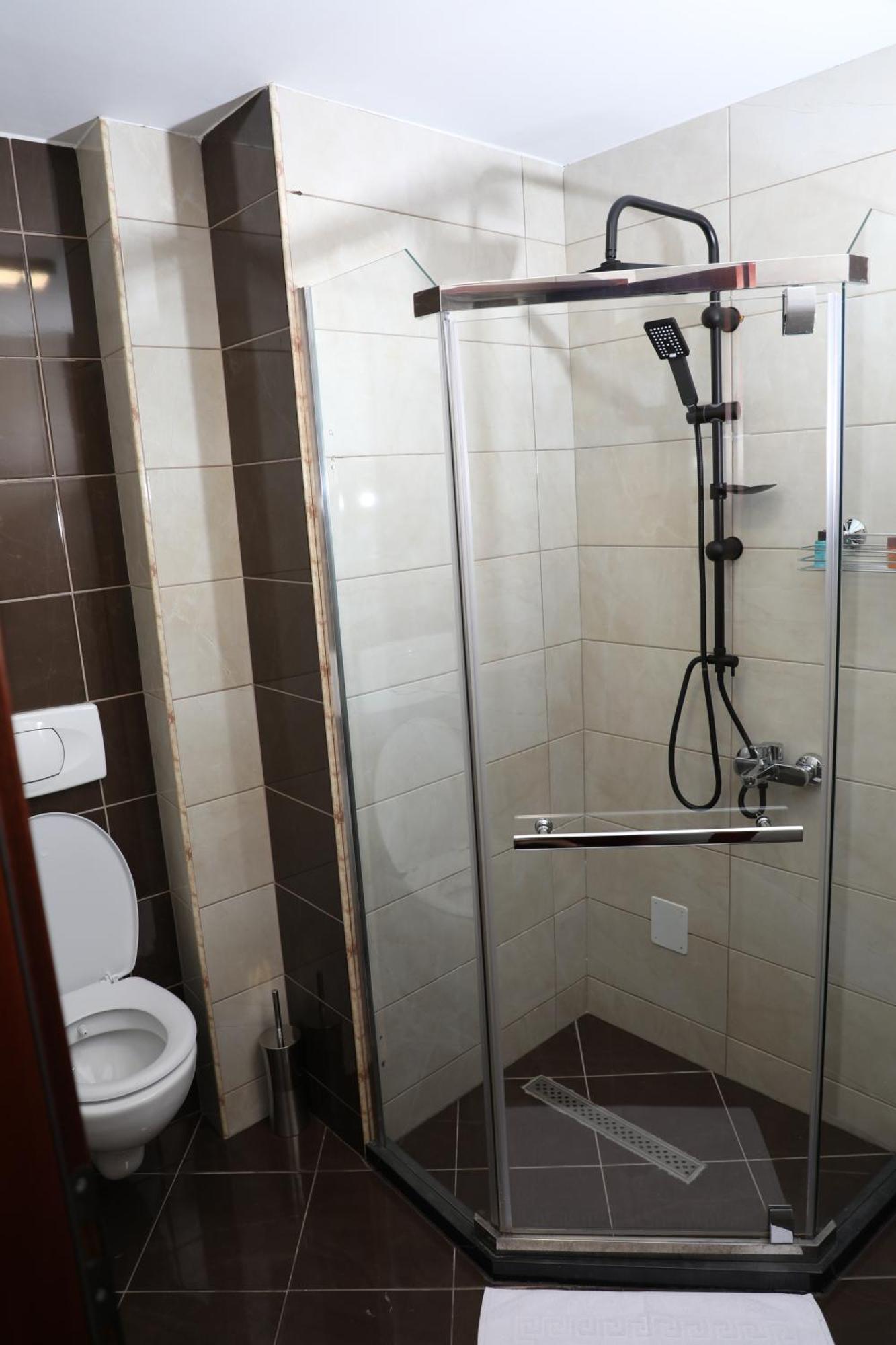פריזרן Bruti Hotel מראה חיצוני תמונה