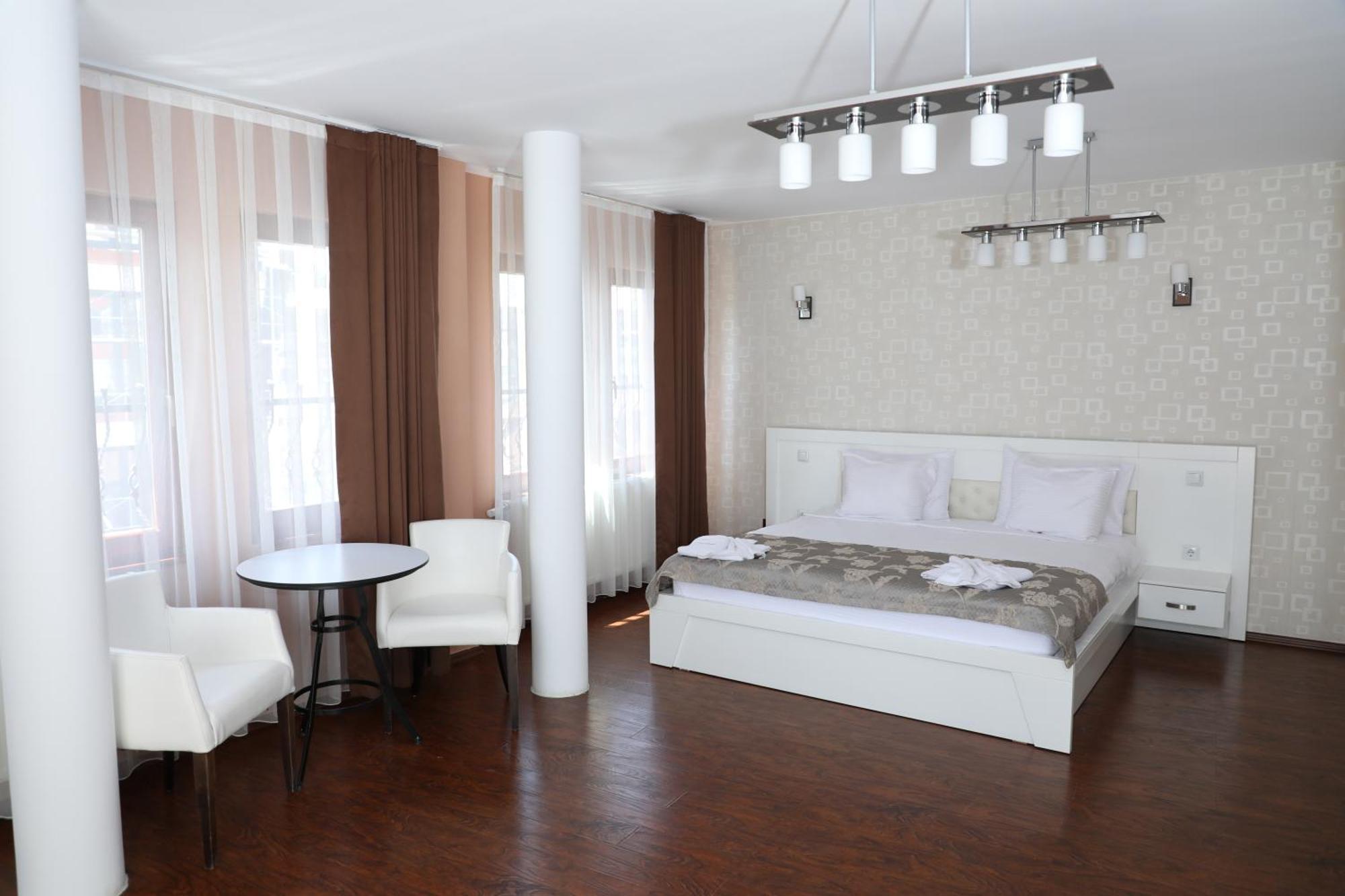 פריזרן Bruti Hotel מראה חיצוני תמונה