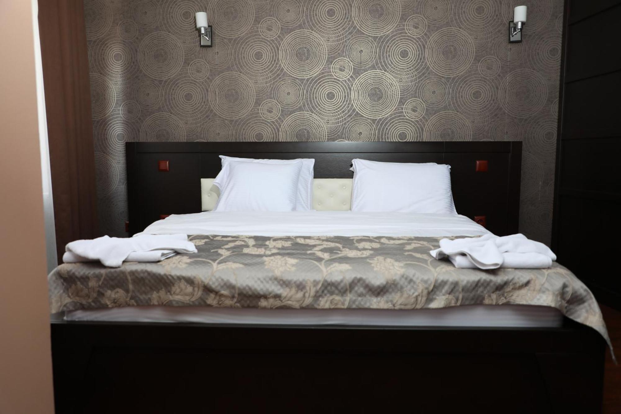 פריזרן Bruti Hotel מראה חיצוני תמונה