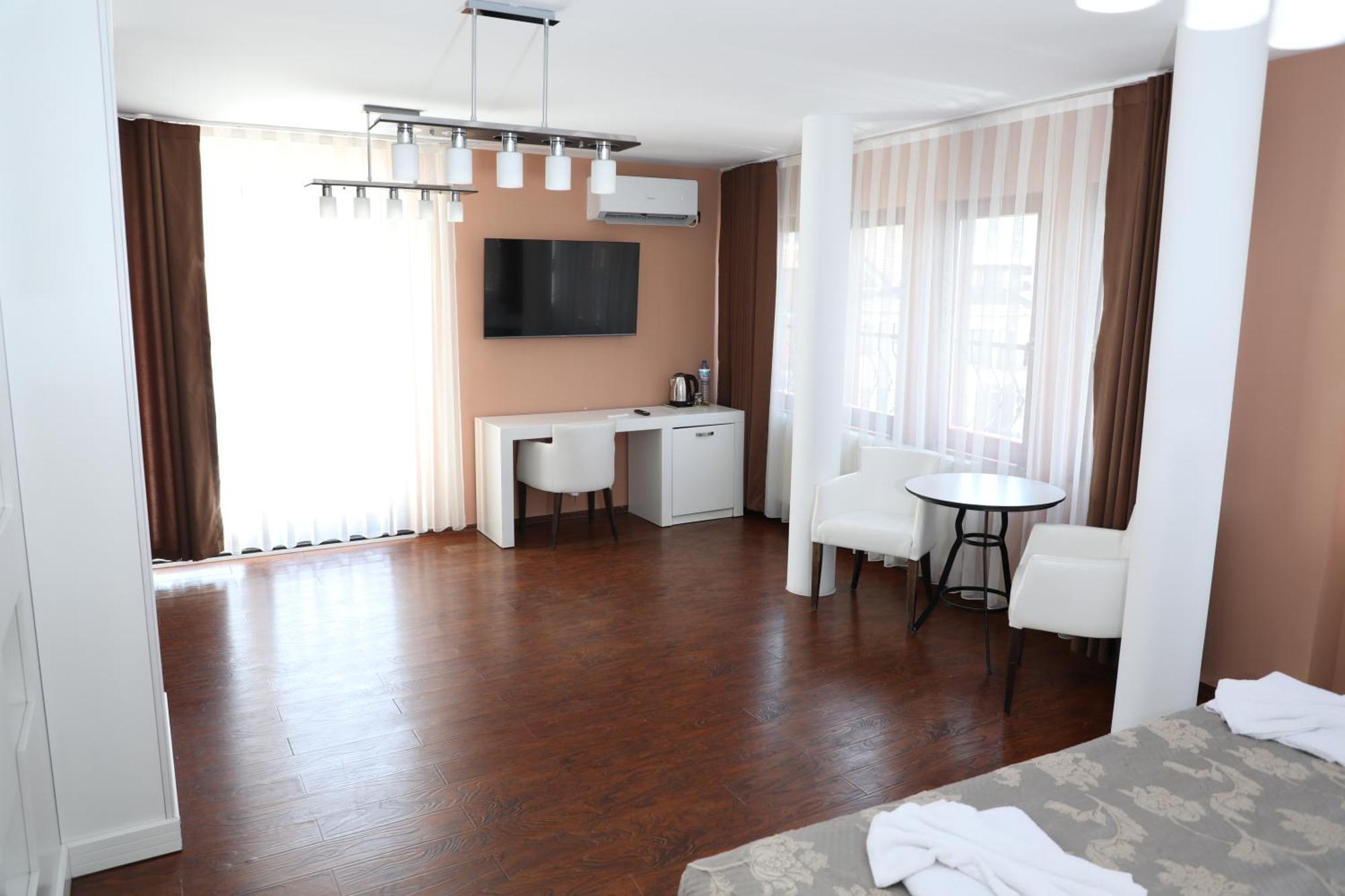 פריזרן Bruti Hotel מראה חיצוני תמונה