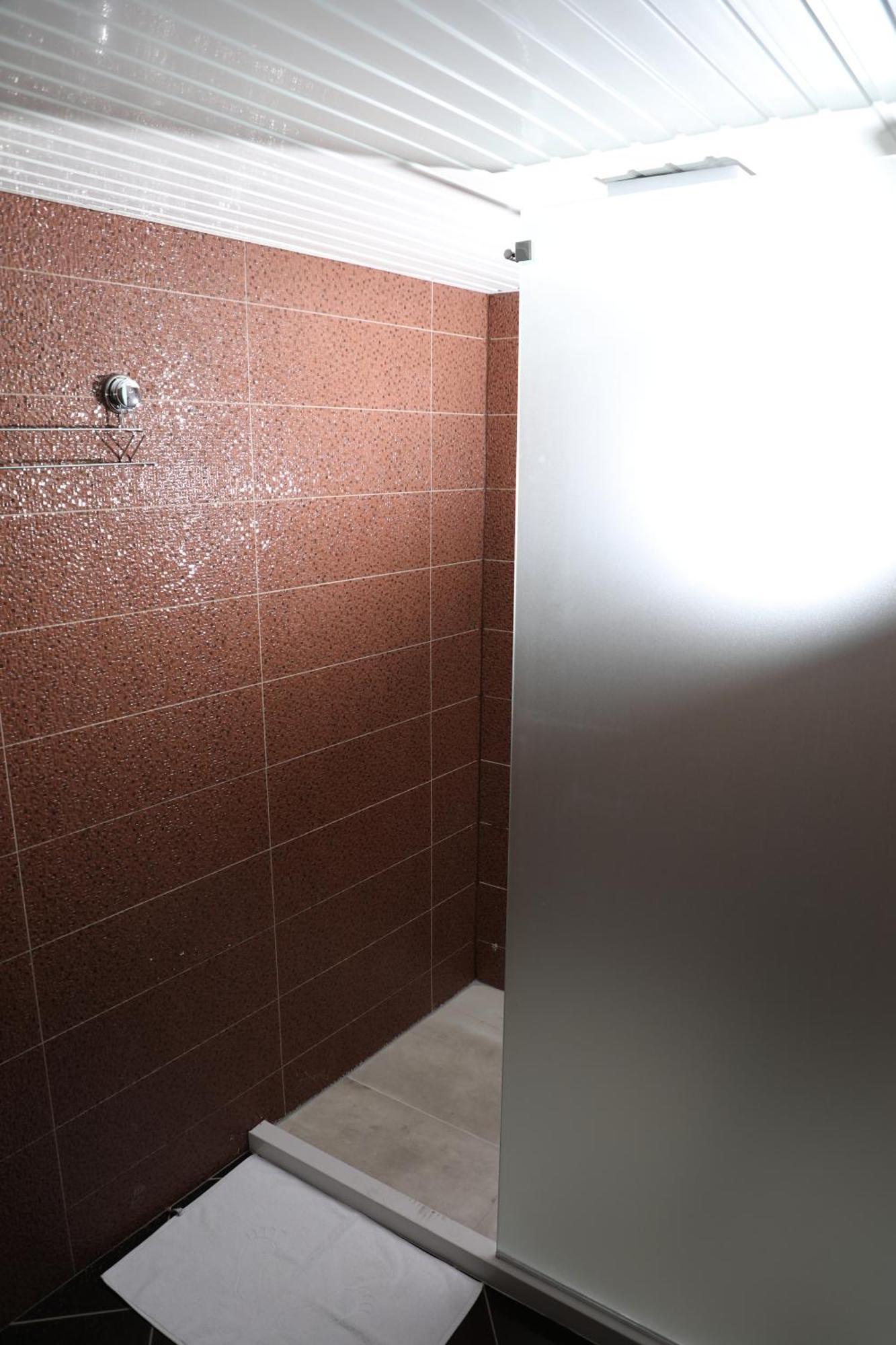 פריזרן Bruti Hotel מראה חיצוני תמונה