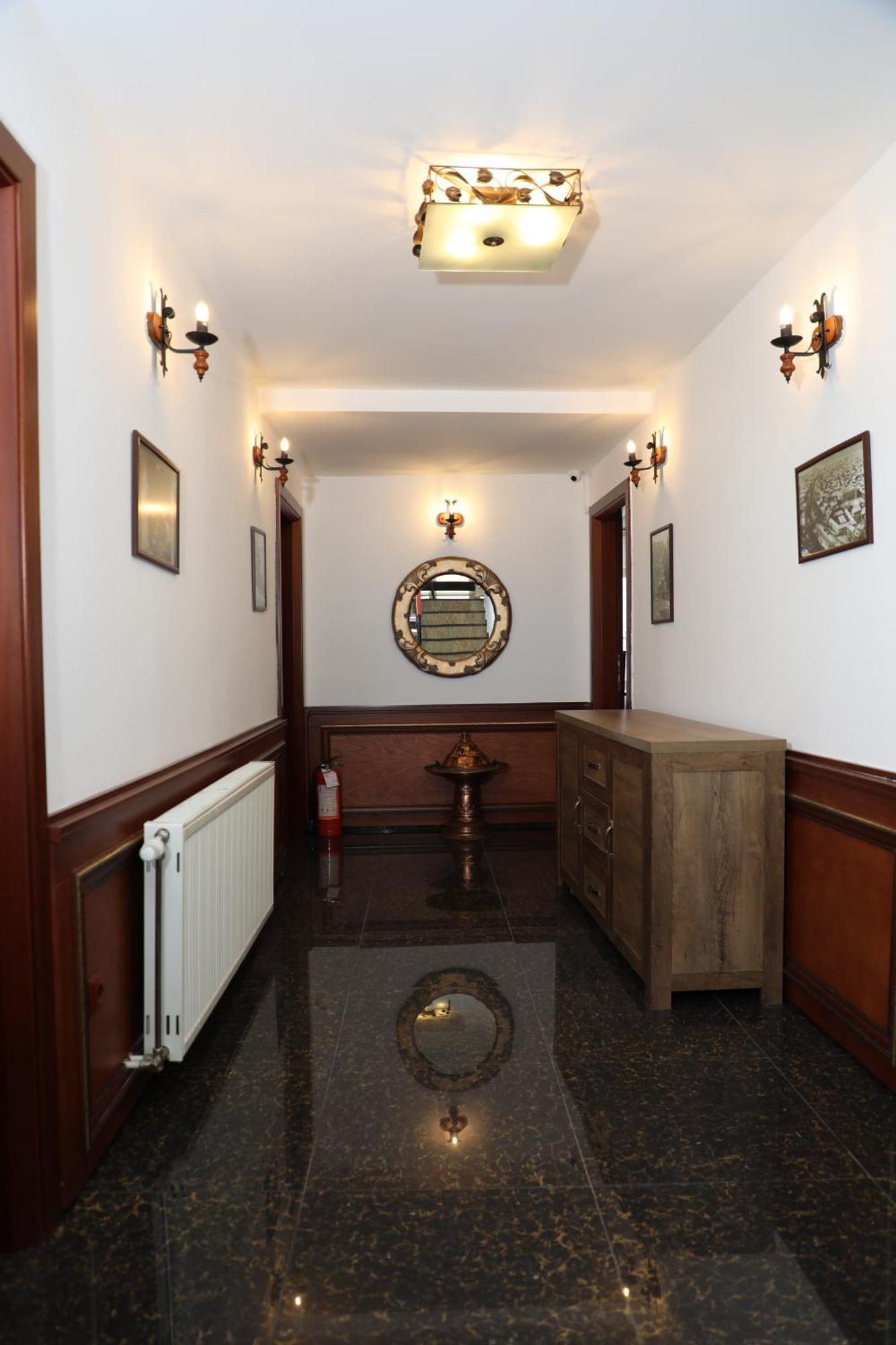 פריזרן Bruti Hotel מראה חיצוני תמונה