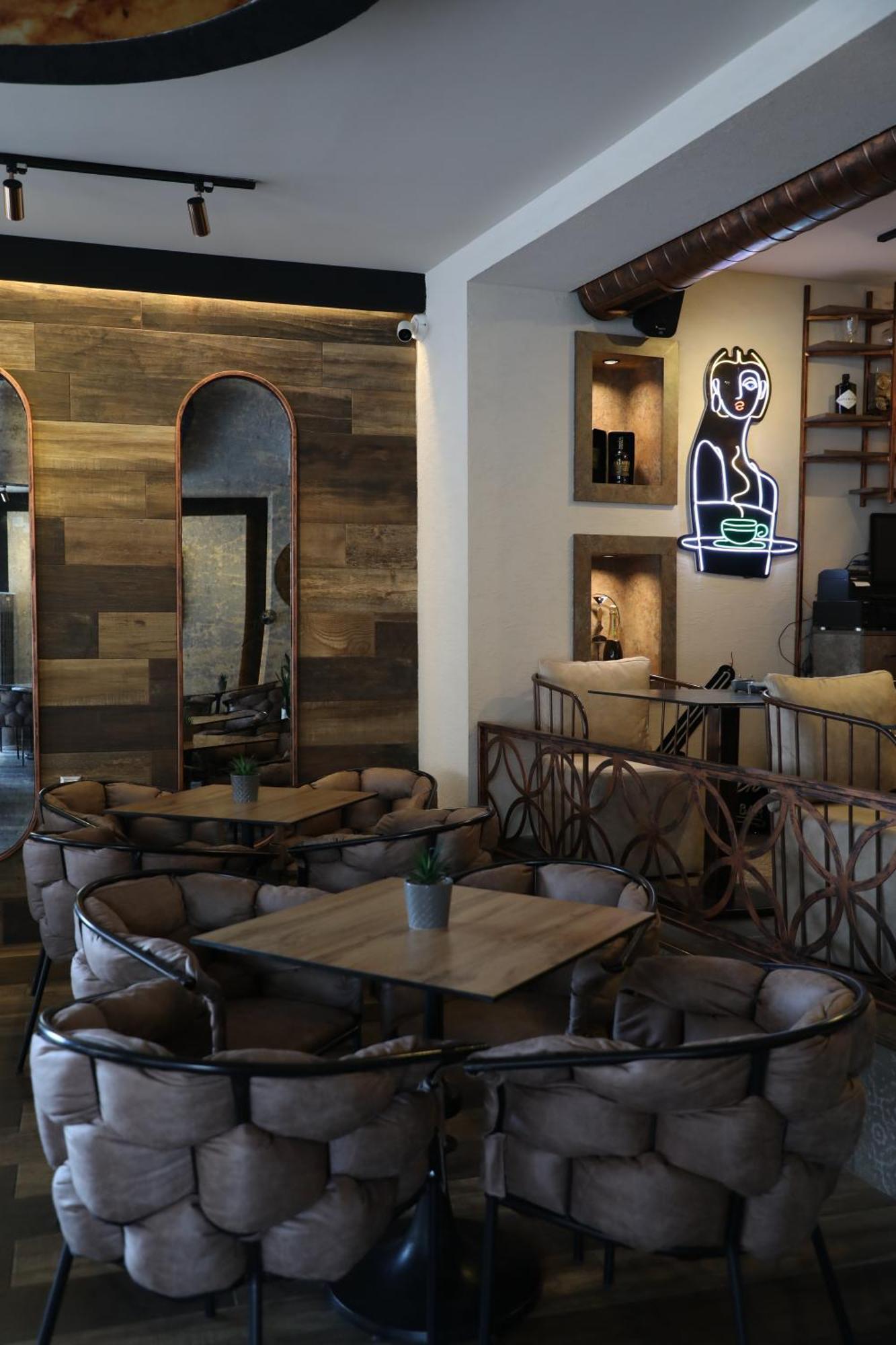 פריזרן Bruti Hotel מראה חיצוני תמונה