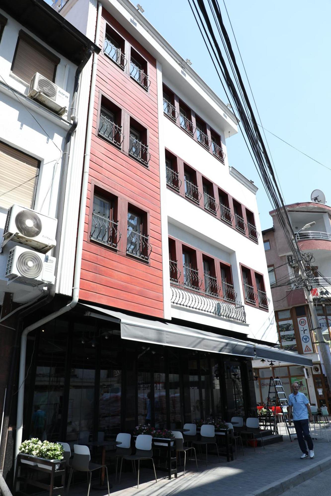 פריזרן Bruti Hotel מראה חיצוני תמונה