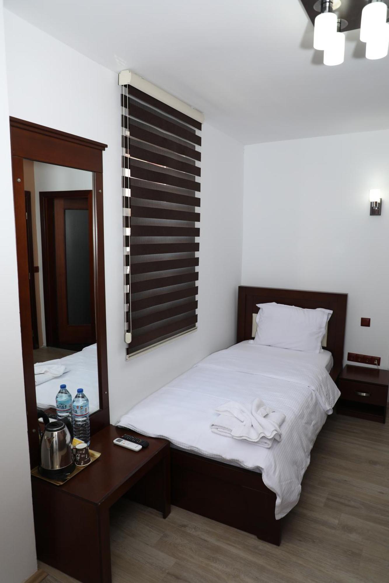 פריזרן Bruti Hotel מראה חיצוני תמונה